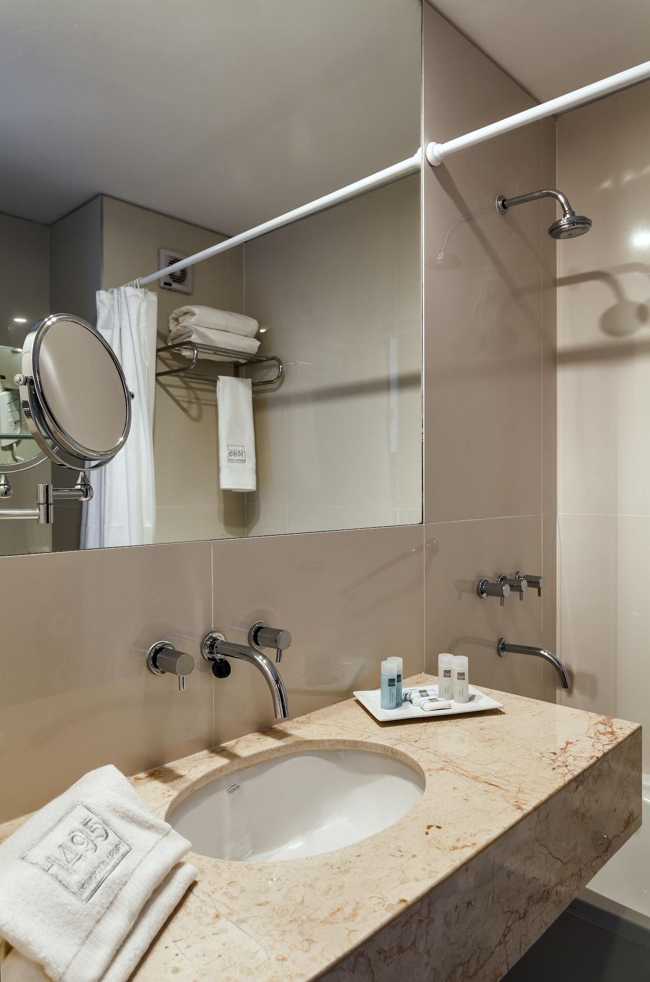 1495 Apart Rosario Luaran gambar