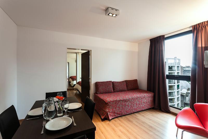 1495 Apart Rosario Luaran gambar